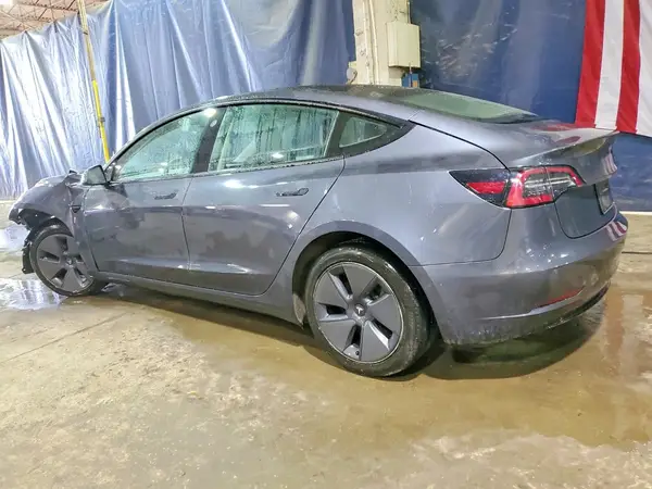 5YJ3E1EA6NF370335 2022 TESLA MODEL 3 - Image 2