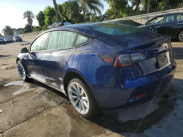 5YJ3E1EA6NF370495 2022 TESLA MODEL 3 - Image 2