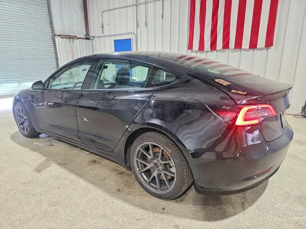 5YJ3E1EA6NF370559 2022 TESLA MODEL 3 - Image 2