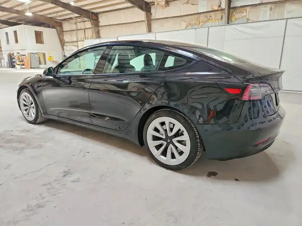 5YJ3E1EA6NF370948 2022 TESLA MODEL 3 - Image 2