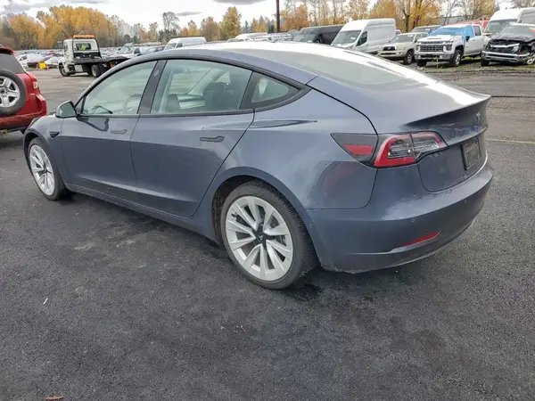 5YJ3E1EA6NF370979 2022 TESLA MODEL 3 - Image 2