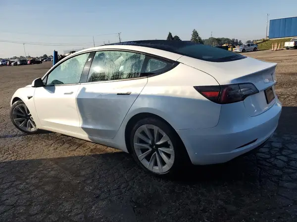 5YJ3E1EA6NF371131 2022 TESLA MODEL 3 - Image 2