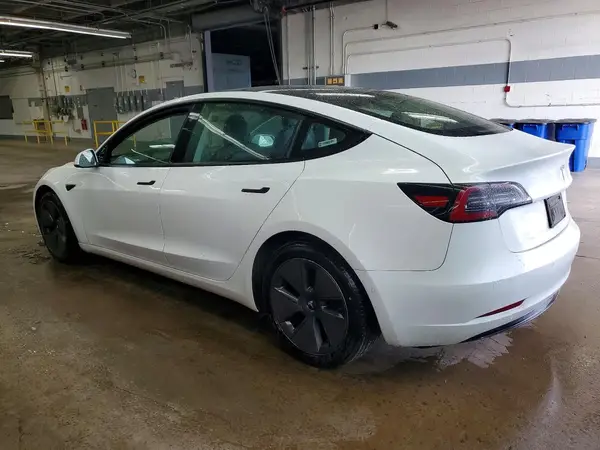 5YJ3E1EA6NF371551 2022 TESLA MODEL 3 - Image 2