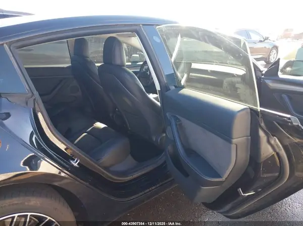 5YJ3E1EA6NF371663 2022 TESLA MODEL 3 - Image 8