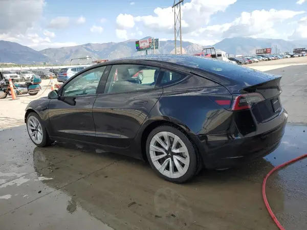 5YJ3E1EA6NF371713 2022 TESLA MODEL 3 - Image 2