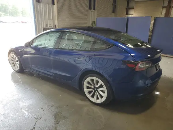 5YJ3E1EA6NF371923 2022 TESLA MODEL 3 - Image 2