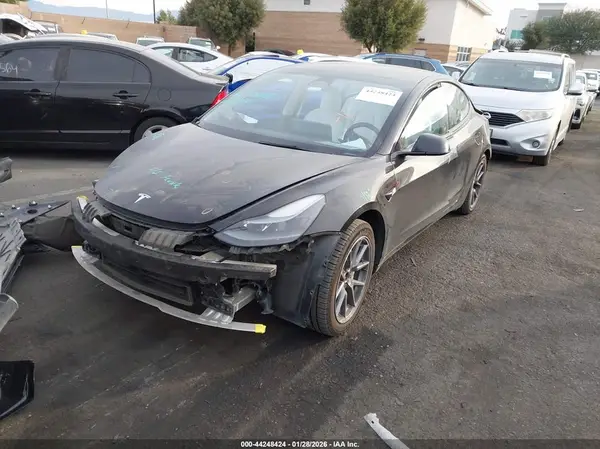 5YJ3E1EA6NF373932 2022 TESLA MODEL 3 - Image 2