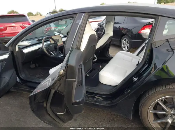 5YJ3E1EA6NF373932 2022 TESLA MODEL 3 - Image 8