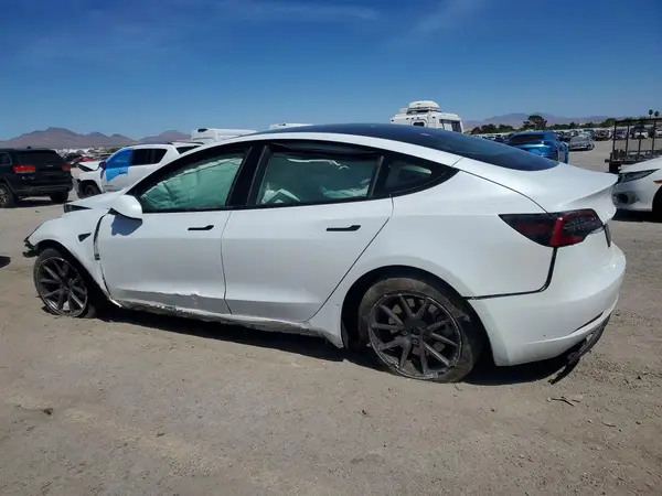 5YJ3E1EA6NF375650 2022 TESLA MODEL 3 - Image 2