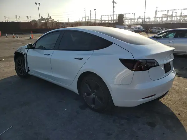 5YJ3E1EA6NF376264 2022 TESLA MODEL 3 - Image 2