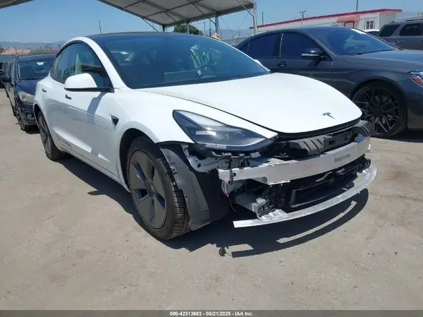 5YJ3E1EA6NF376605 2022 TESLA MODEL 3 - Image 1