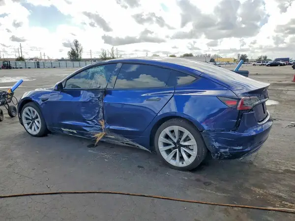 5YJ3E1EA6PF393858 2023 TESLA MODEL 3 - Image 2