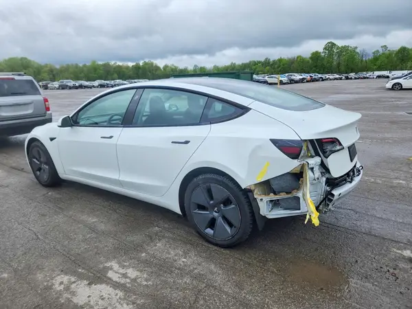 5YJ3E1EA6PF394900 2023 TESLA MODEL 3 - Image 2