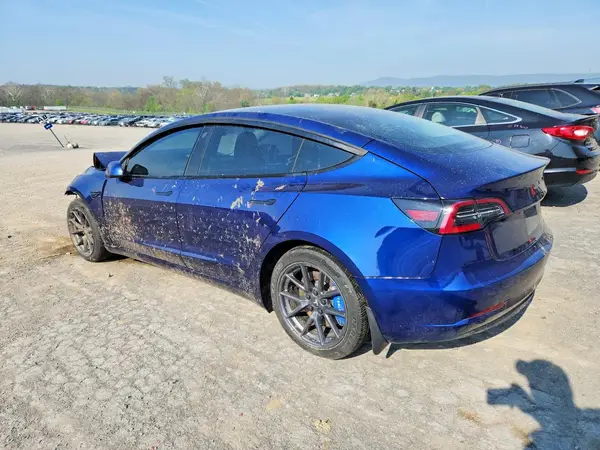 5YJ3E1EA6PF397926 2023 TESLA MODEL 3 - Image 2