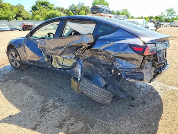5YJ3E1EA6PF398400 2023 TESLA MODEL 3 - Image 2