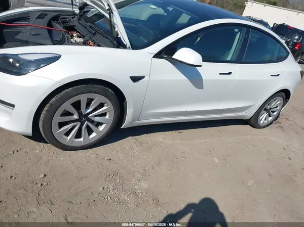 5YJ3E1EA6PF399384 2023 TESLA MODEL 3 - Image 2