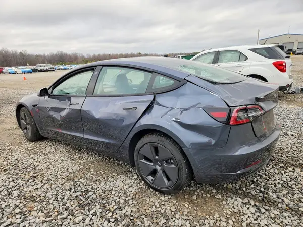 5YJ3E1EA6PF403093 2023 TESLA MODEL 3 - Image 2
