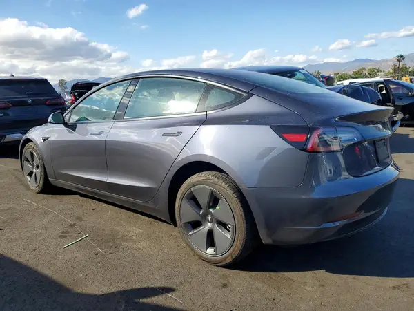 5YJ3E1EA6PF409461 2021 TESLA MODEL 3 - Image 2