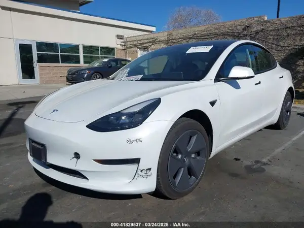 5YJ3E1EA6PF411940 2023 TESLA MODEL 3 - Image 2