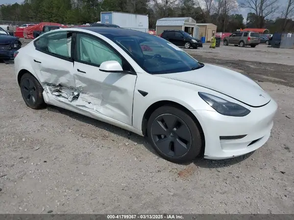 5YJ3E1EA6PF414207 2023 TESLA MODEL 3 - Image 1