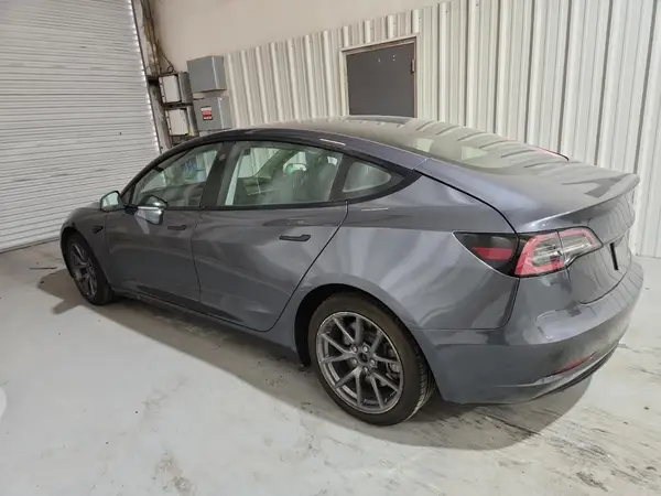 5YJ3E1EA6PF427068 2023 TESLA MODEL 3 - Image 2