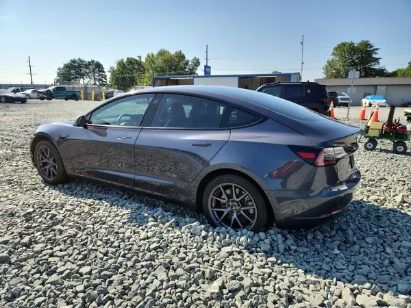 5YJ3E1EA6PF428219 2023 TESLA MODEL 3 - Image 2