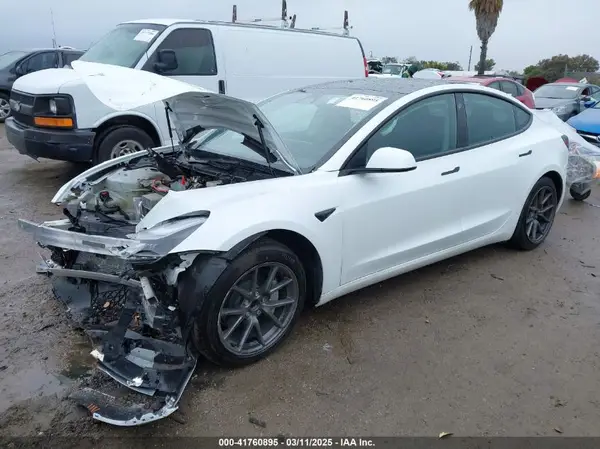 5YJ3E1EA6PF432397 2023 TESLA MODEL 3 - Image 2