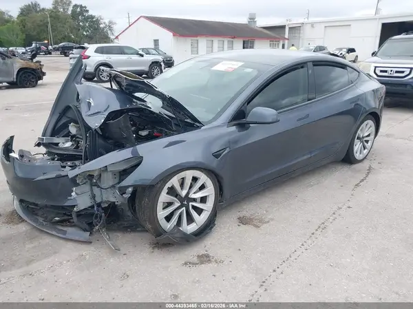 5YJ3E1EA6PF435882 2023 TESLA MODEL 3 - Image 2