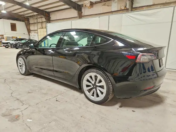 5YJ3E1EA6PF436482 2023 TESLA MODEL 3 - Image 2