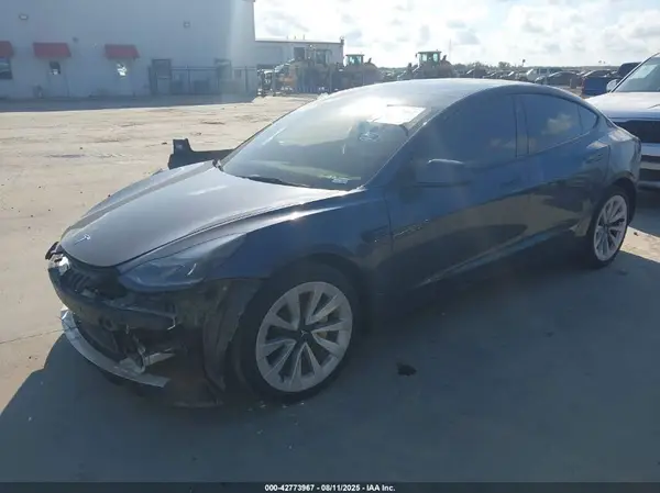 5YJ3E1EA6PF446672 2023 TESLA MODEL 3 - Image 2