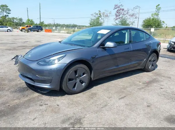 5YJ3E1EA6PF448065 2023 TESLA MODEL 3 - Image 2