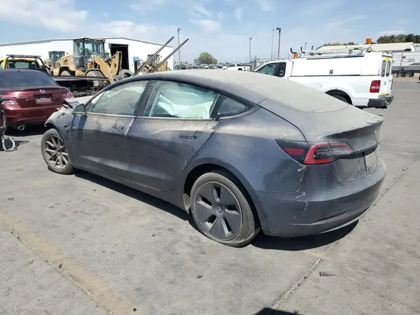 5YJ3E1EA6PF449104 2023 TESLA MODEL 3 - Image 2