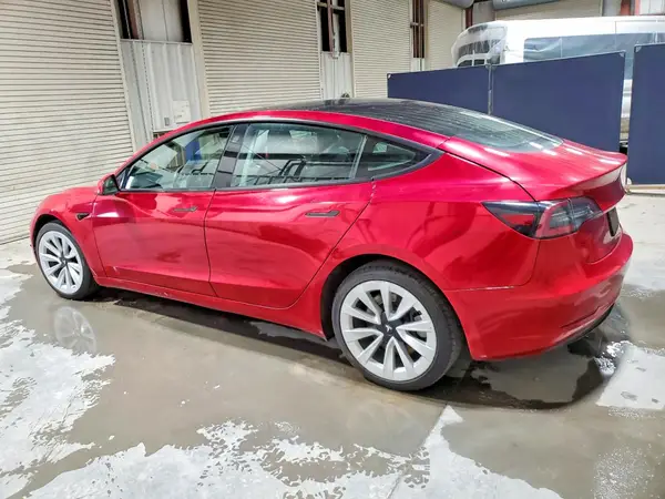 5YJ3E1EA6PF450205 2023 TESLA MODEL 3 - Image 2