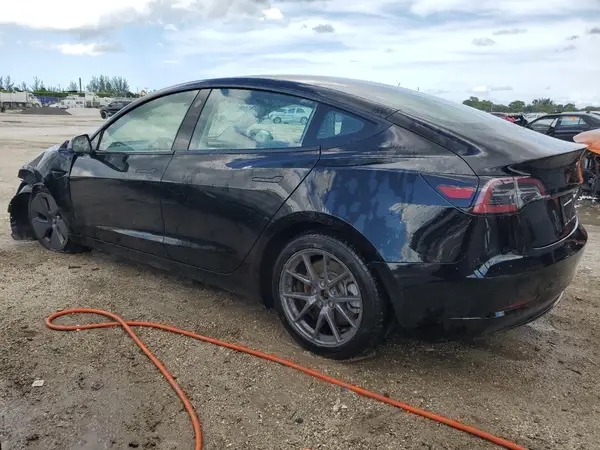 5YJ3E1EA6PF456702 2023 TESLA MODEL 3 - Image 2