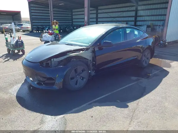 5YJ3E1EA6PF458675 2023 TESLA MODEL 3 - Image 2