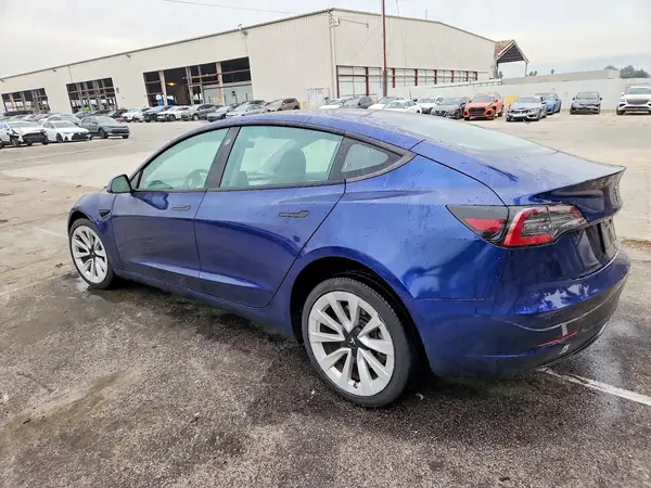 5YJ3E1EA6PF459325 2023 TESLA MODEL 3 - Image 2