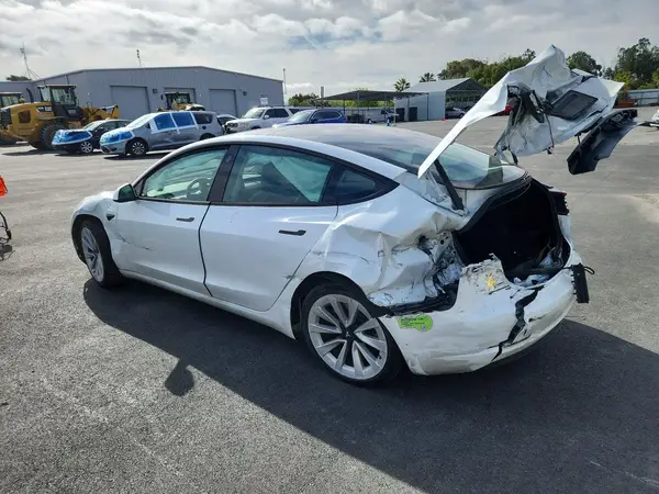 5YJ3E1EA6PF459793 2023 TESLA MODEL 3 - Image 2
