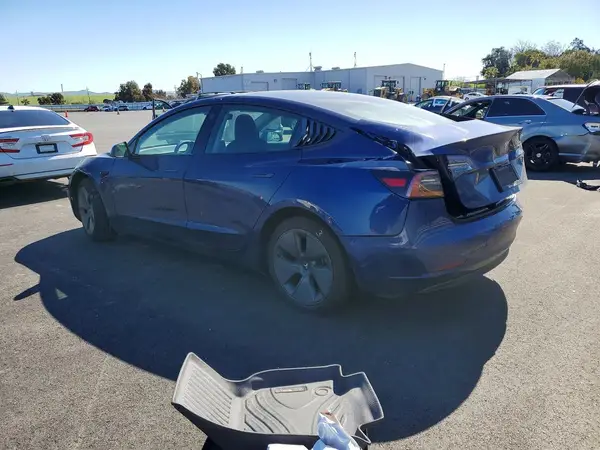 5YJ3E1EA6PF460376 2023 TESLA MODEL 3 - Image 2