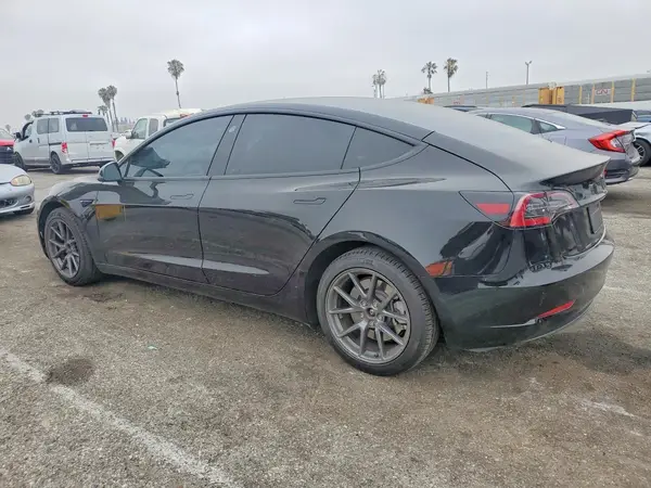 5YJ3E1EA6PF463326 2023 TESLA MODEL 3 - Image 2