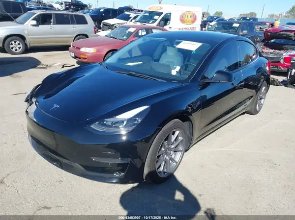 5YJ3E1EA6PF476903 2023 TESLA MODEL 3 - Image 2