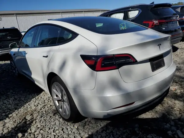 5YJ3E1EA6PF482393 2023 TESLA MODEL 3 - Image 2