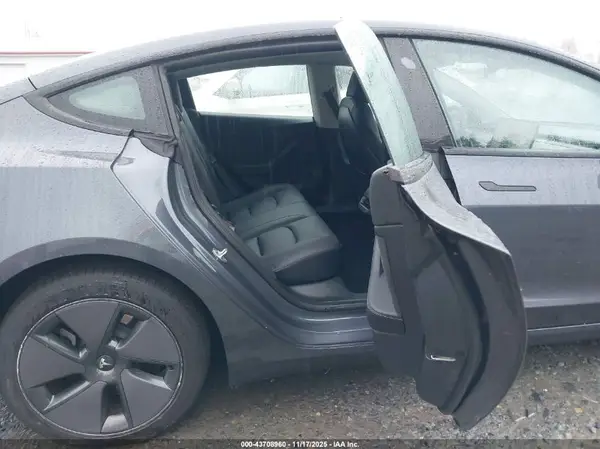5YJ3E1EA6PF485827 2023 TESLA MODEL 3 - Image 8