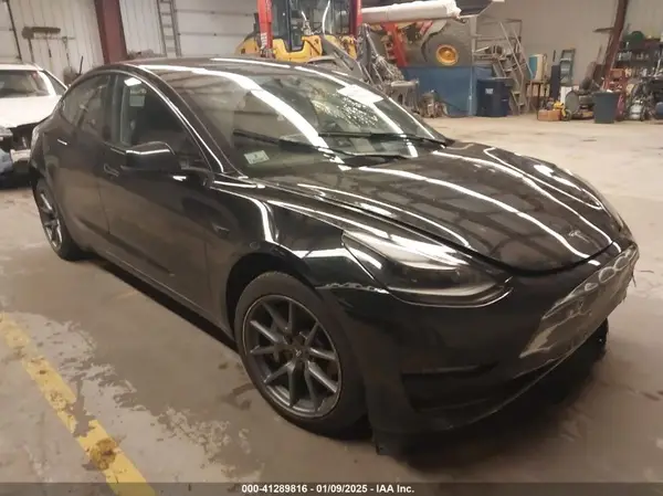5YJ3E1EA6PF486766 2023 TESLA MODEL 3 - Image 1