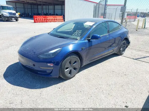 5YJ3E1EA6PF492180 2023 TESLA MODEL 3 - Image 2
