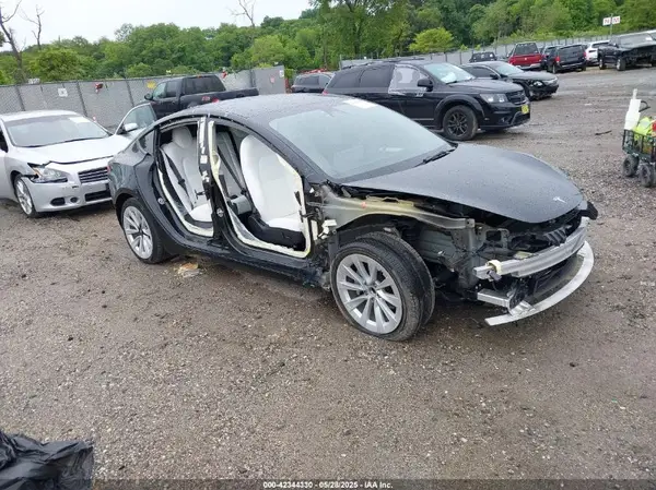 5YJ3E1EA6PF496746 2023 TESLA MODEL 3 - Image 1