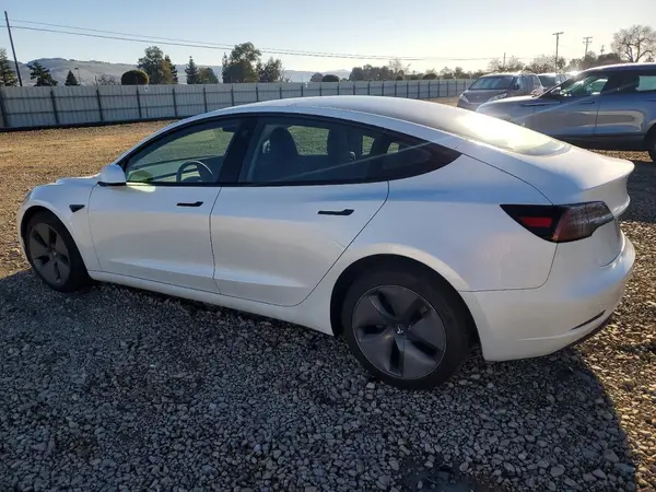 5YJ3E1EA6PF497475 2023 TESLA MODEL 3 - Image 2