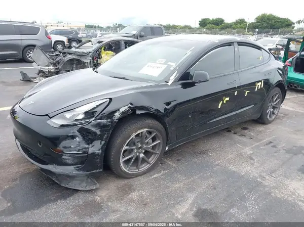 5YJ3E1EA6PF500035 2023 TESLA MODEL 3 - Image 2