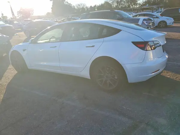 5YJ3E1EA6PF501721 2023 TESLA MODEL 3 - Image 2
