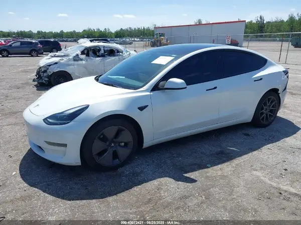 5YJ3E1EA6PF502075 2023 TESLA MODEL 3 - Image 2