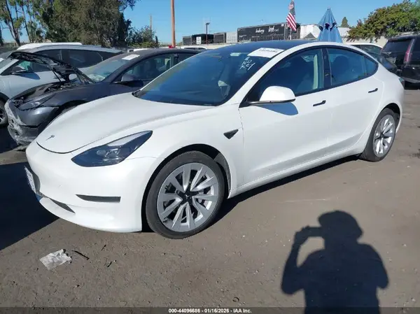 5YJ3E1EA6PF510628 2023 TESLA MODEL 3 - Image 2